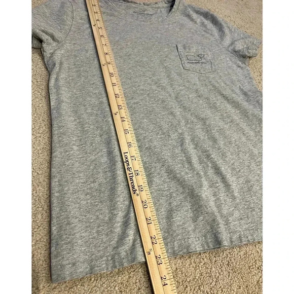 Vineyard Vines T Shirt in Grey - Women’s Small - Picture 4 of 5